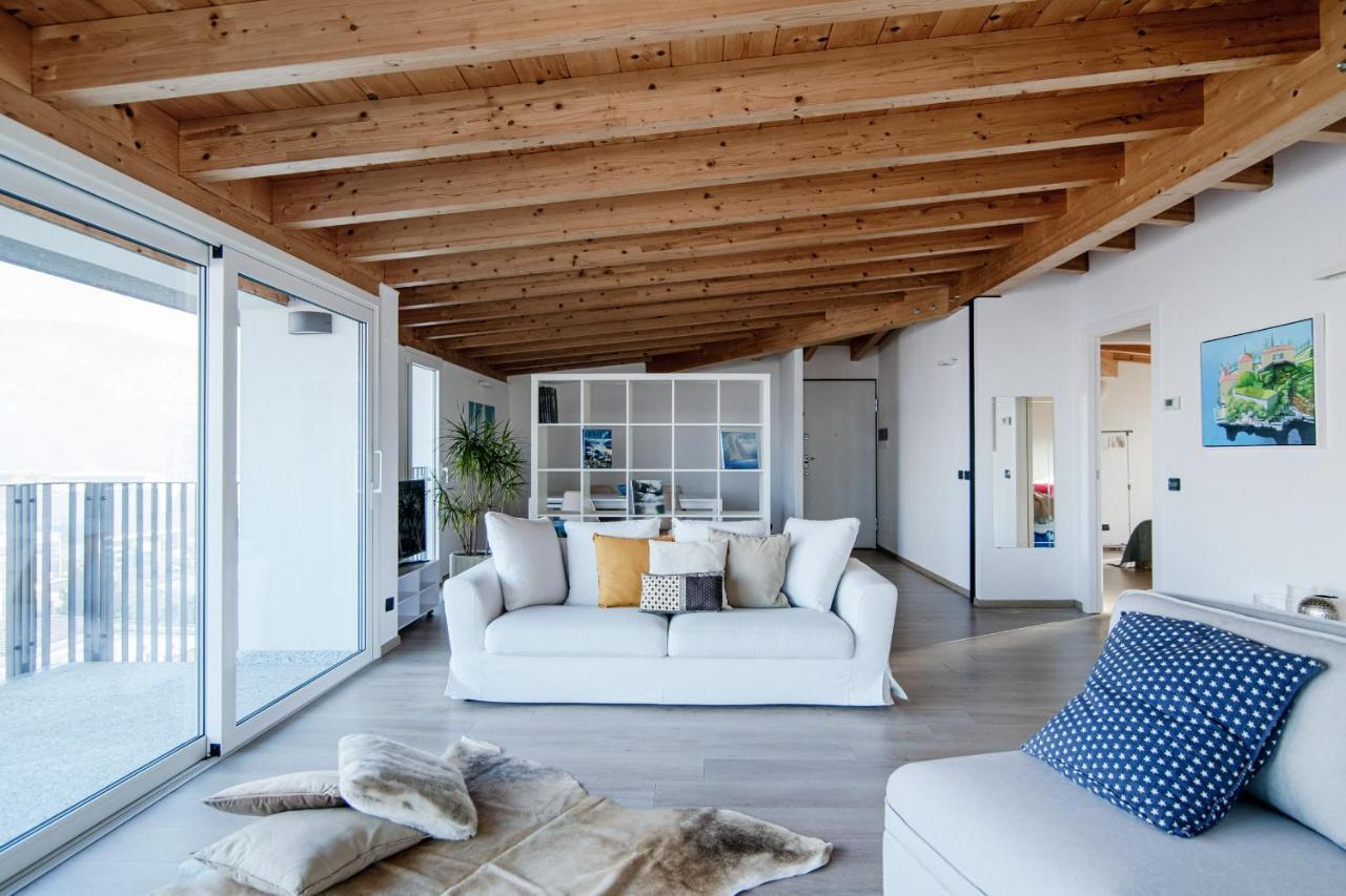 White Attic - By Myhomeincomo Camnago Volta Exterior foto
